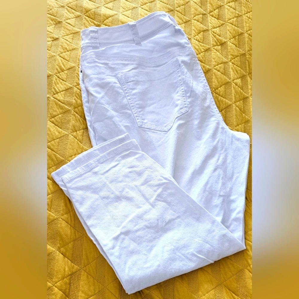 Lane Bryant white demin jeans sz 22 like new ankle cut